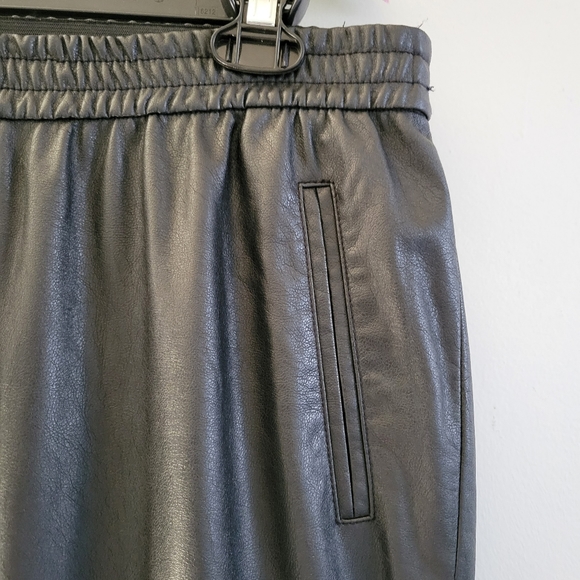 BCBGMaxAzria Sugi Faux Leather High Rise Jogger Pants Black M - Picture 6 of 12